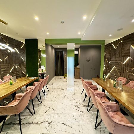 Hide Park Hotel Виниця Екстериор снимка