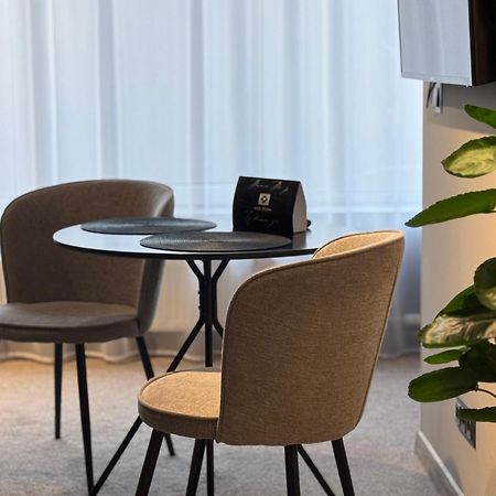 Hide Park Hotel Виниця Екстериор снимка