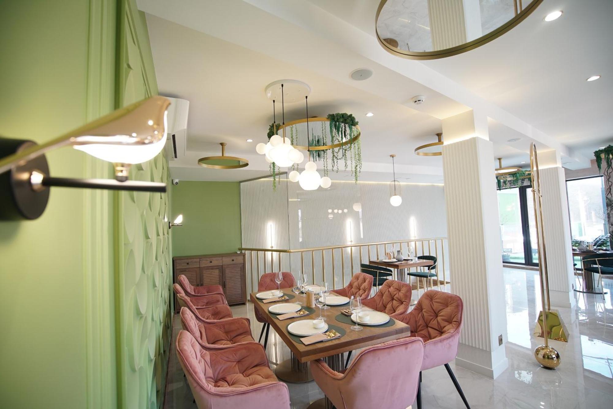 Hide Park Hotel Виниця Екстериор снимка