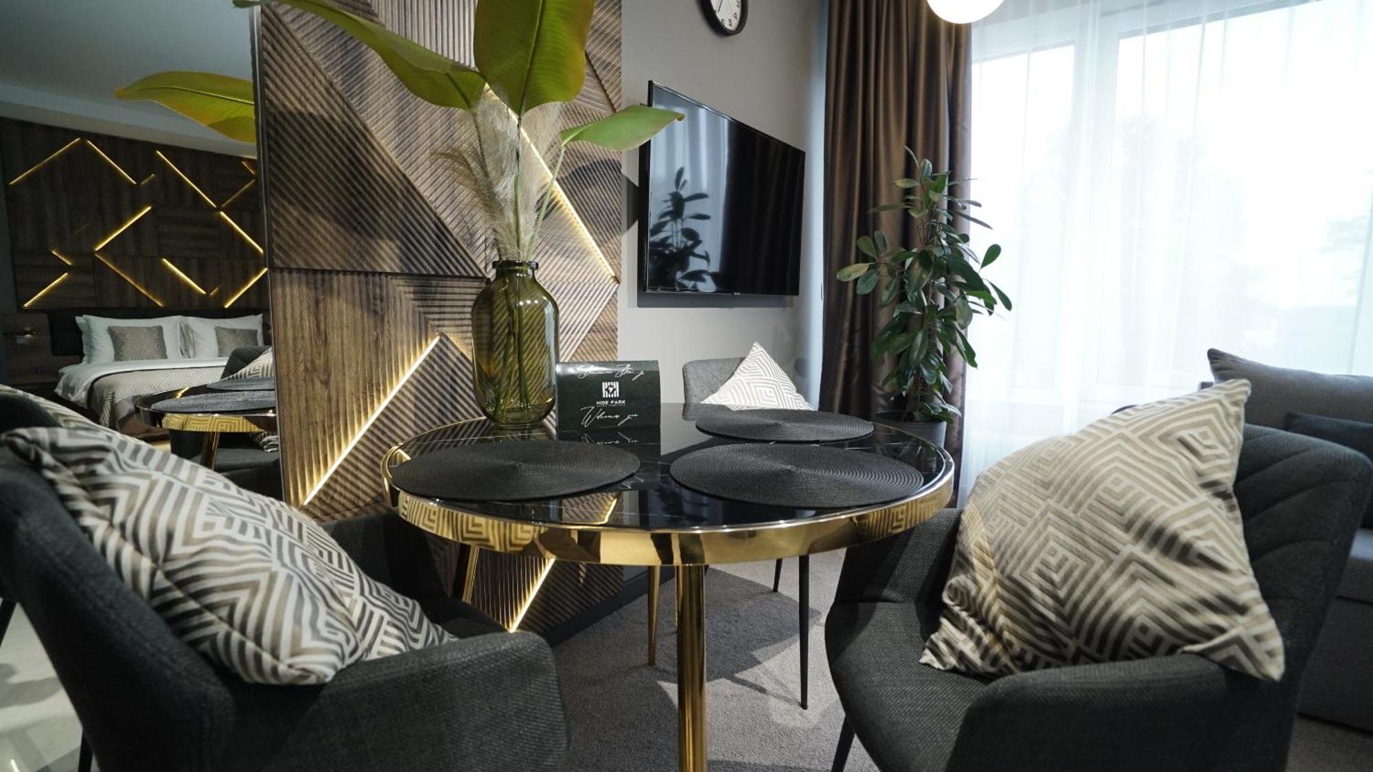 Hide Park Hotel Виниця Екстериор снимка