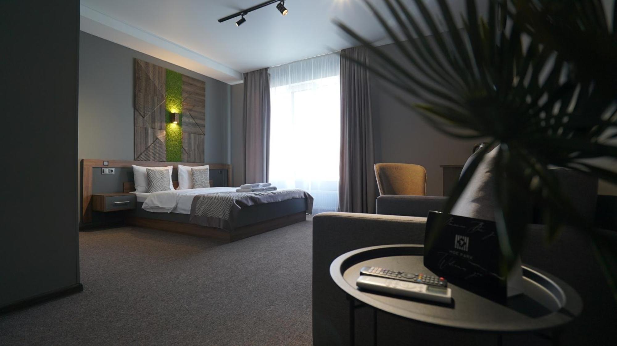Hide Park Hotel Виниця Екстериор снимка