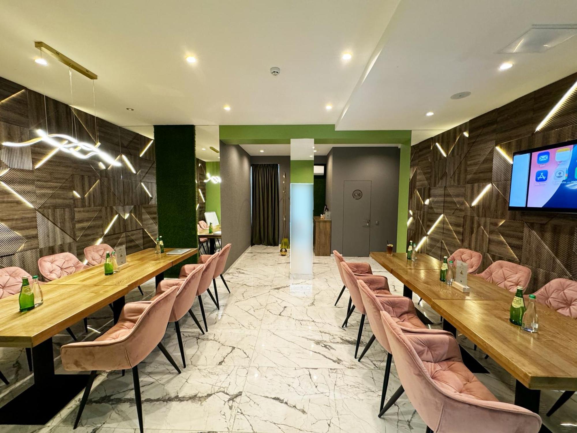 Hide Park Hotel Виниця Екстериор снимка