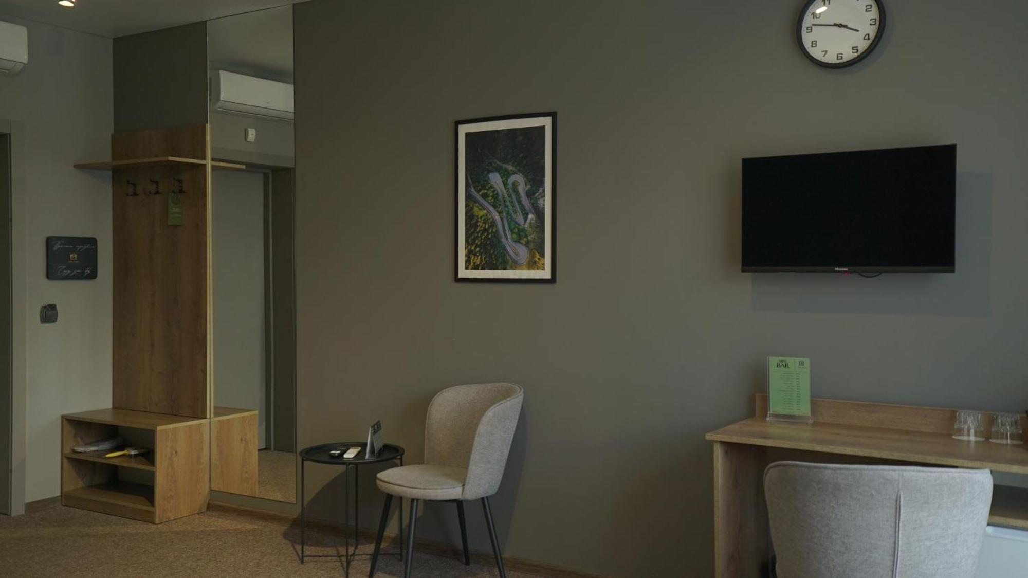 Hide Park Hotel Виниця Екстериор снимка