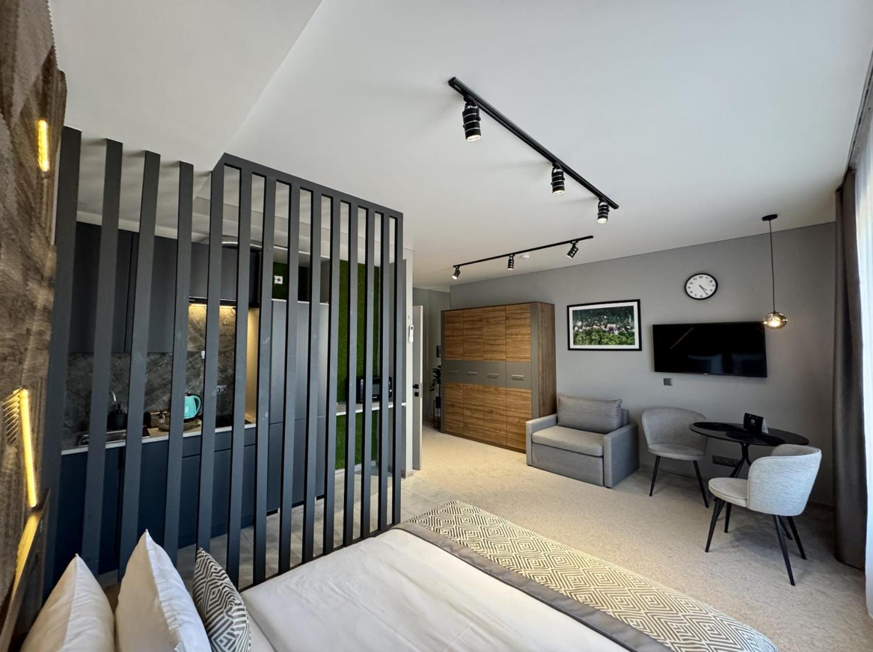 Hide Park Hotel Виниця Екстериор снимка