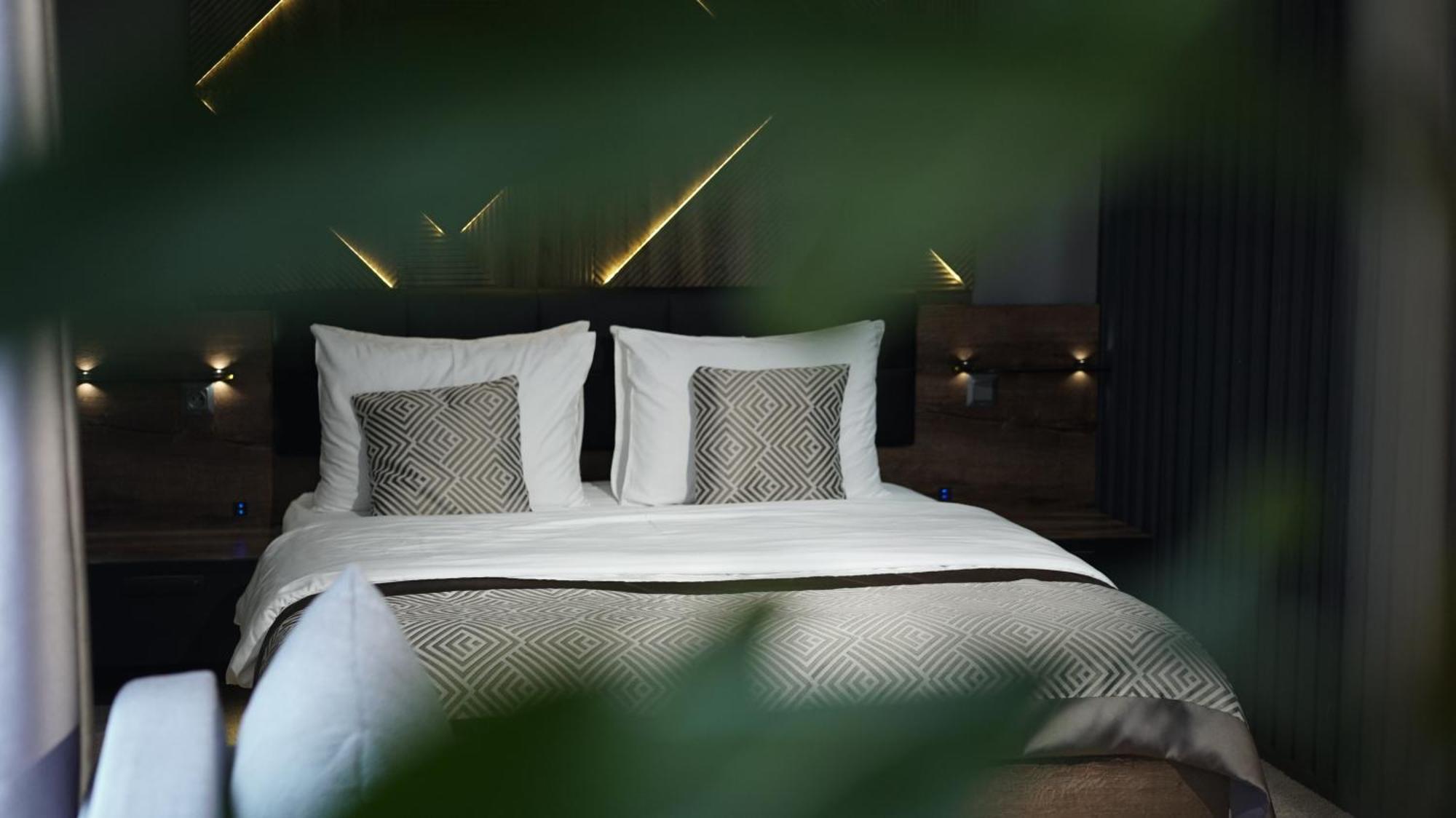 Hide Park Hotel Виниця Екстериор снимка