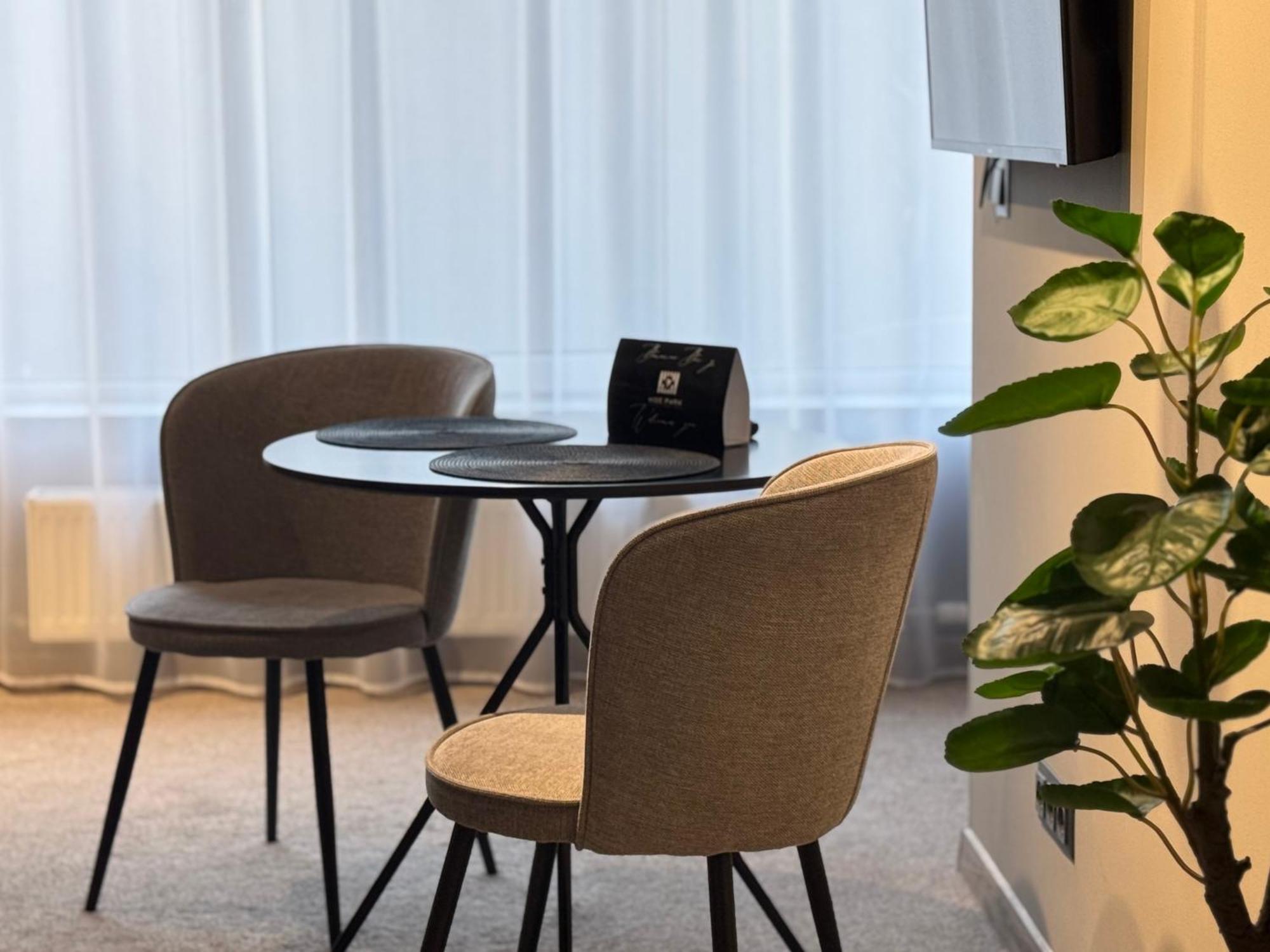 Hide Park Hotel Виниця Екстериор снимка