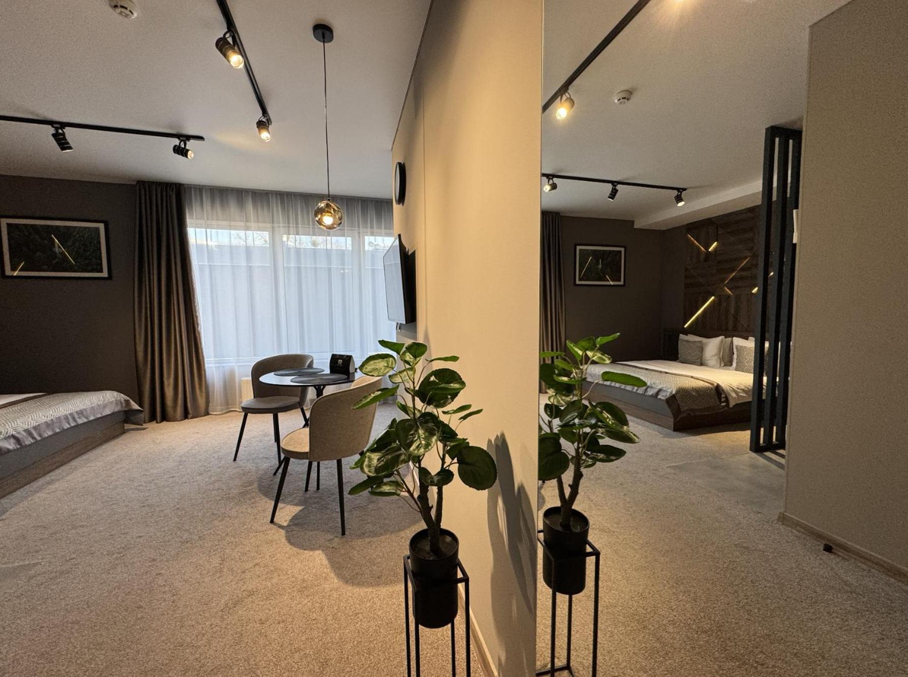 Hide Park Hotel Виниця Екстериор снимка